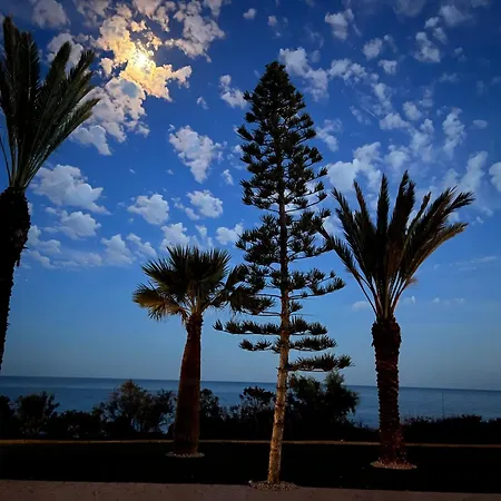 Shoreline House * Larnaka