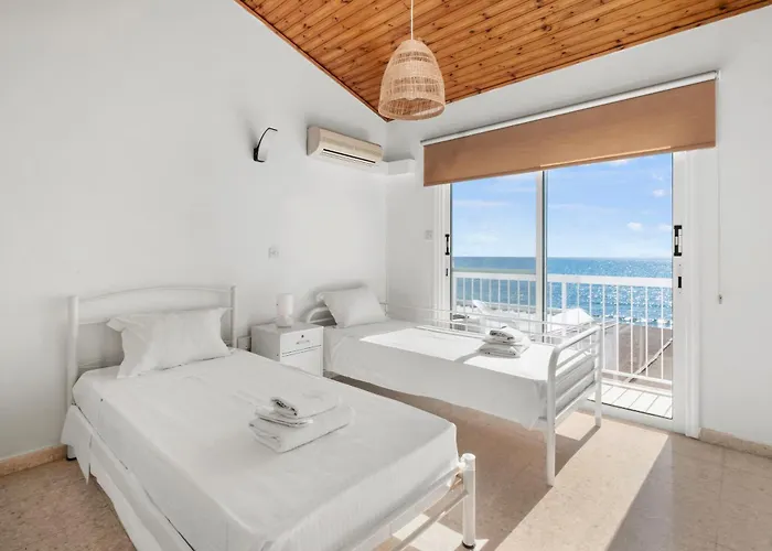 Shoreline House * Larnaca